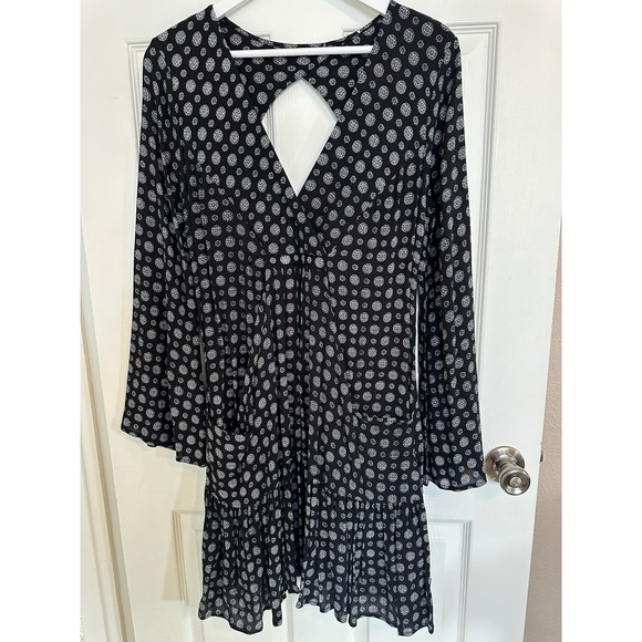 Dresses & Skirts - PPLA‎ Mara M Smock Dress Black White Keyhole Cutout Tiered Ruffle w/ Pockets